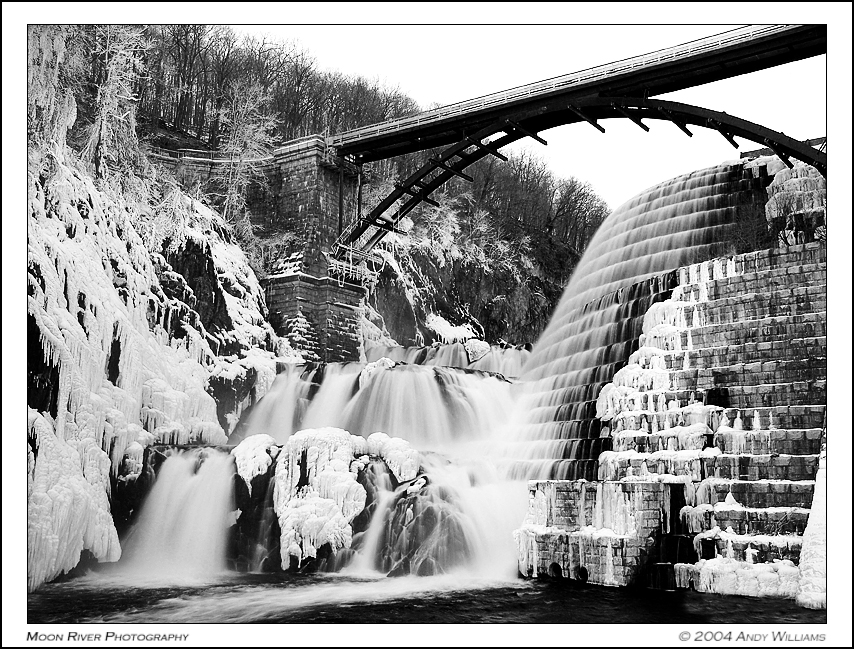 <B>falls</B><br><font size=1>by andy</font>