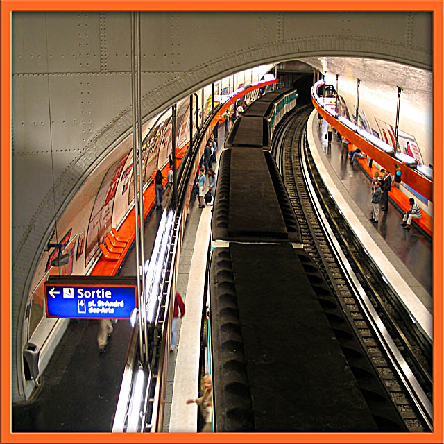 Metro (*)