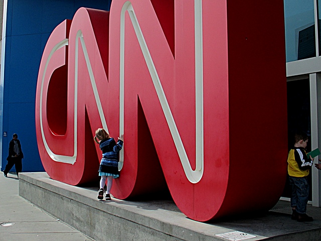 CNN (*)