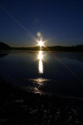 Sunrise on Taylorsville Lake