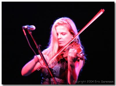 Theresa Anderson playing violin.jpg