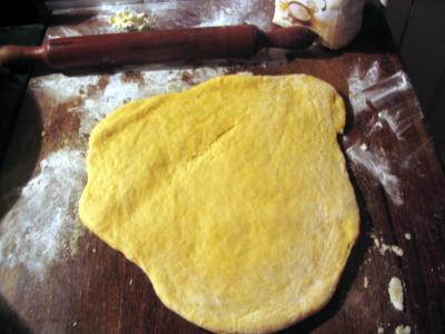 Estirar la masa con palote