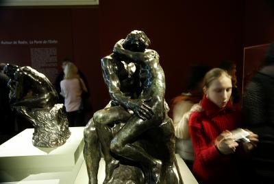 rodin le penseur et le  baiser