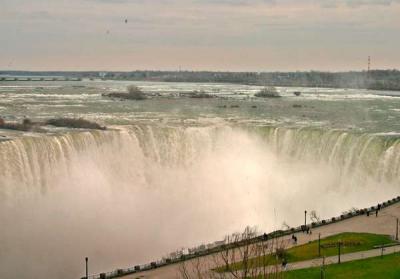 u39/geminigeo/medium/39392492.10D0412041436NiagaraFallssunsetweb.jpg