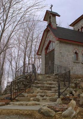 u39/geminigeo/medium/39425229.10D0403277354Abbeyretreatbuilding.jpg