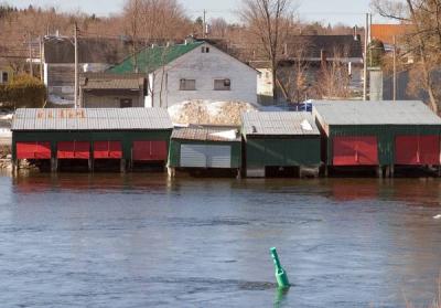 u39/geminigeo/medium/39425231.10D0403287446Magogboatshacks.jpg