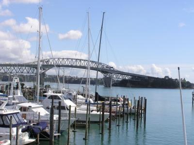 Auckland Bridge 3.jpg