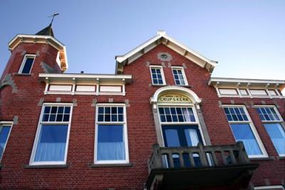Grijpskerk - Oude gemeentehuis