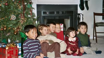 Alex, Ben, Brandon, Steven, Isabel, and Michael at Tita Carina's house in Pennsylvania