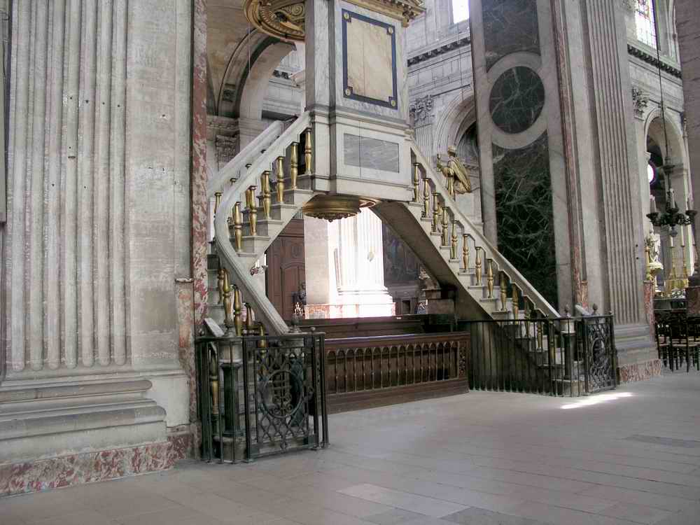 Eglise St Sulpice in Paris