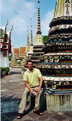 Bangkok Grand Palace Chedis.JPG