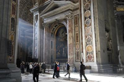 St Peters Basilica 2.jpg
