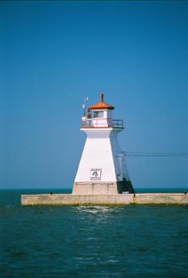 u39/kjosker/medium/25273508.LakeHuronLighthousesB640129370R1E016.jpg