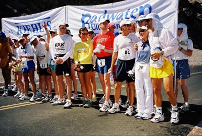 Dean Karnazes in yellow - He will take 1st place this year.  Pam Reed #1 (1st place overall previous 2 years) on the left.