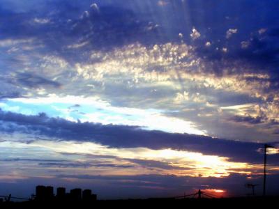 cloud of evening 9 o'clock