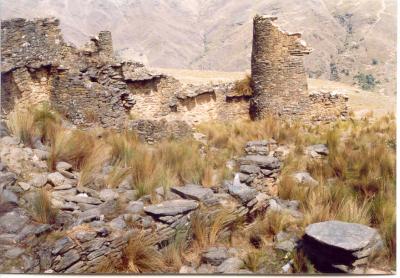 Yarowilca ruins near Tantamayo