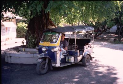 u39/maria263/medium/25791750.Ourtuktuk.jpg