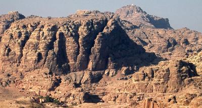 u39/matancom/medium/34966921.Aharontombonthemountainpeak.jpg