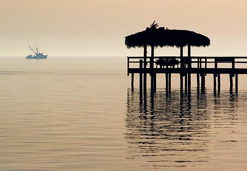 Fishing Boat & Pier 4583