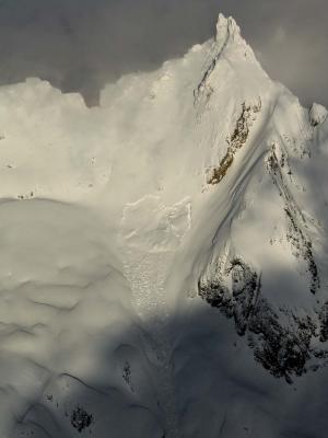 Avalanche, Degenhardt (SPickets020205-33adj.jpg)
