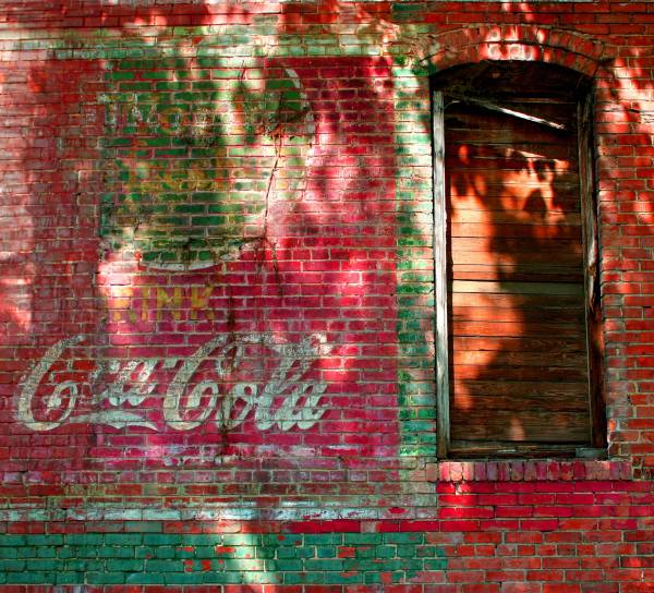 06 08 03  old cola sign on building, canon 10D.jpg