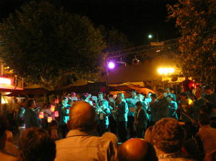 Guillestre festa in piazza Salva - 2002.JPG