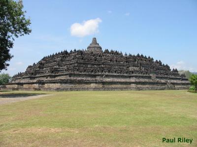 Borobudur (2002)