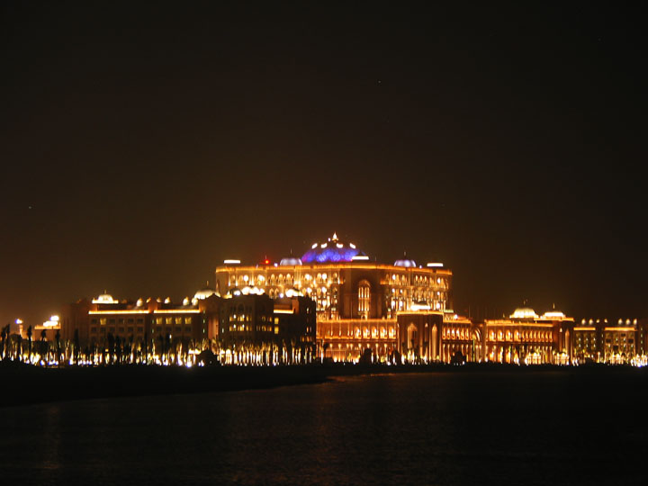 Royal Palace at night