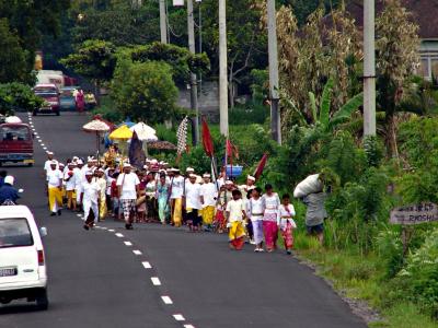 Procession on the way back to Tirtagangga