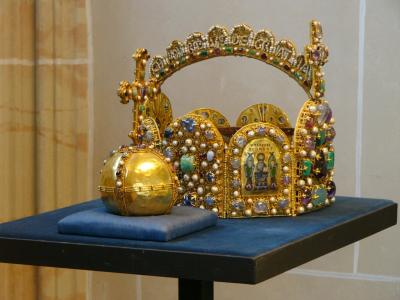 406-Royal Crown and Insignia