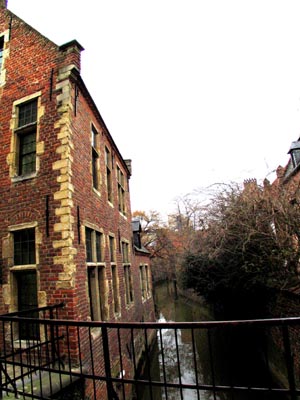 crooked house