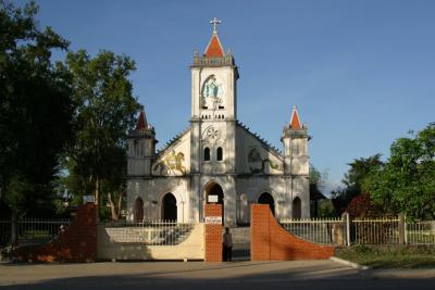 Kon Tum - Church
