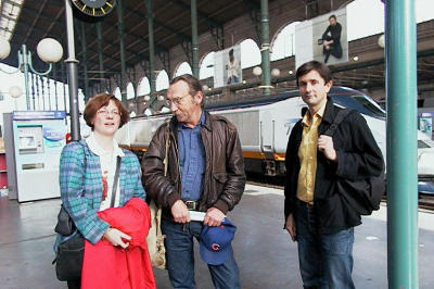 Aut_5402B Batrice LeNam greet Billy  la Gare du Nord
