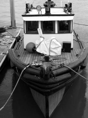 Boat B&W