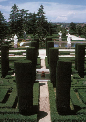 Jardines de Sabatini, Madrid, Spain