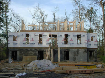 The upper floor begins to take shape 12/13/2001