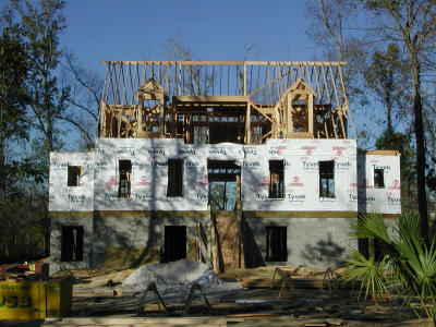 The roof structure appears 12/21/2001