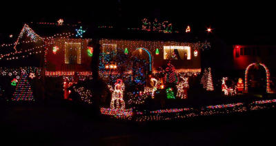 Xmas house lights 2.jpg