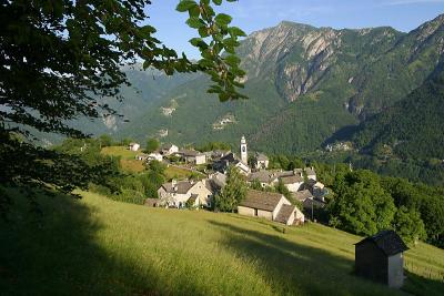 Dorf Rasa im Tessin