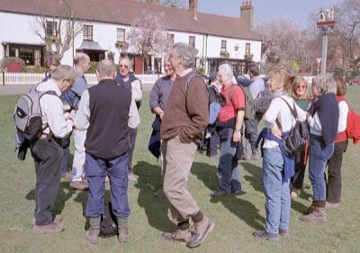 we arrived at chipperfield common before the pub opened