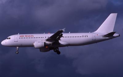 u40/airpaul/medium/26359053.9HAEDAirMaltaA320.jpg