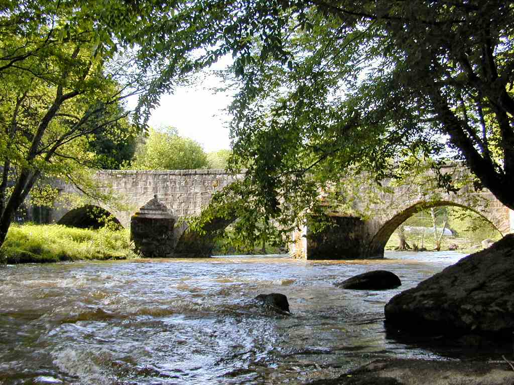 Charraud Bridge over Sedelle2.jpg