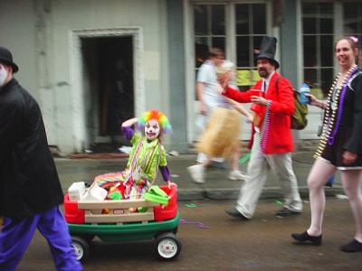 ClownCartKidThrows.jpg