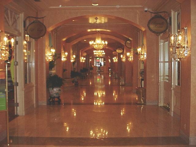 SonestaSideEntranceway.jpg
