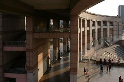 Gebaeude am Quan Cheng Platz / building at Quan Cheng Square