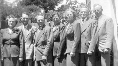 Edith, Vincent, Herbert, Sylvine, Woodworth, Moody, Emmett Kimes 1947.jpg