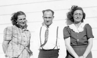 Elva, Loran,and Velma Kimes.jpg