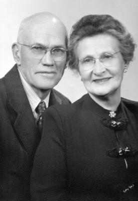 Henry and Edna Kimes 1949.jpg
