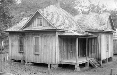 Joseph Leander and Elizabeth Kimes Home in Poe Hollow abt. 1904.jpg
