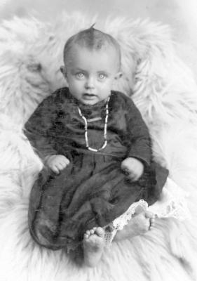 Lavinia Kimes 1885 (daughter of James Elsworth Kimes).jpg